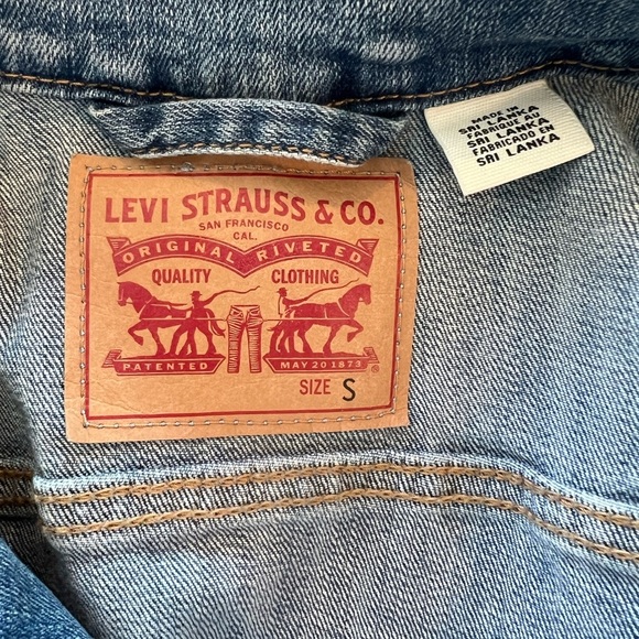 Levi's Light Blue Jean Jacket for Women - Picture 2 of 9